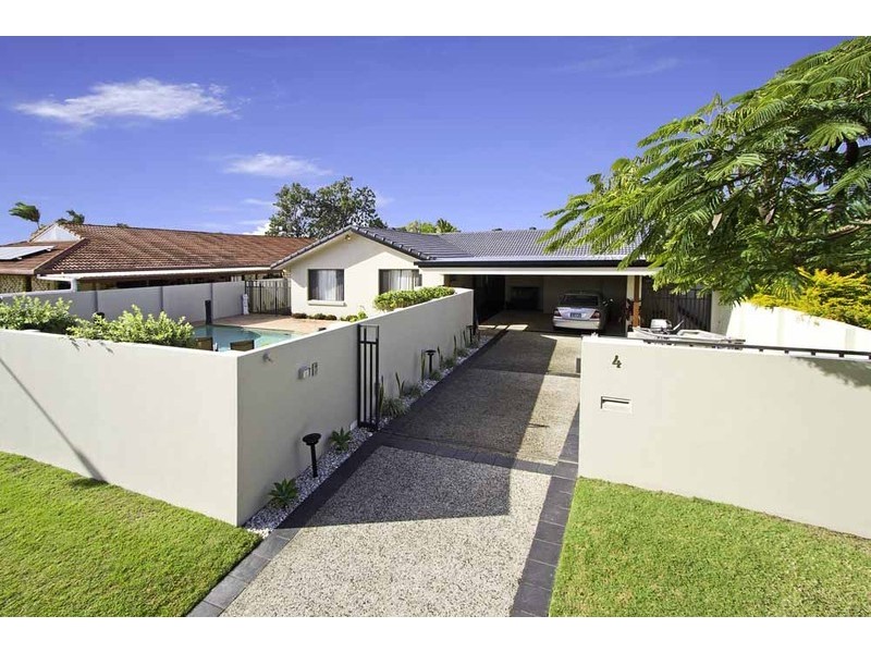 4 Kingfish Court, Palm Beach QLD 4221
