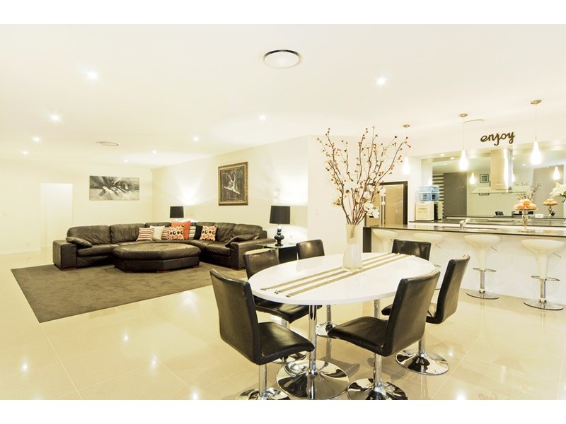 208 Mallawa Drive, Palm Beach QLD 4221