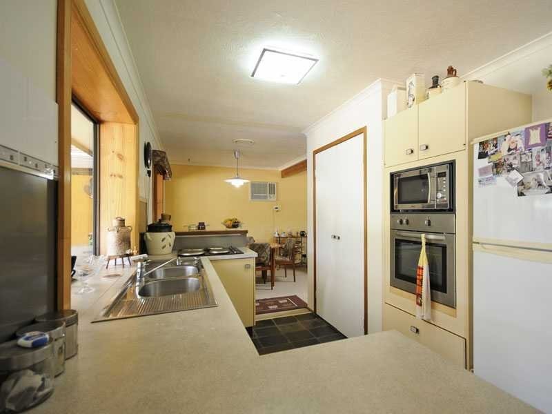 28 Larch Street, Tallebudgera QLD 4228