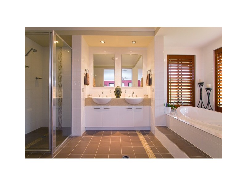 20 Samuel Drive, Tallebudgera QLD 4228