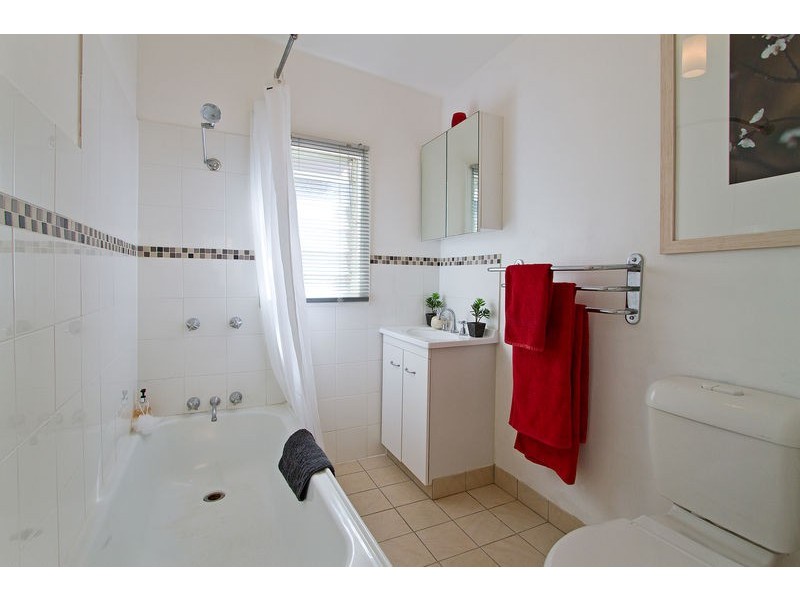 9 East Street, Burleigh Heads QLD 4220