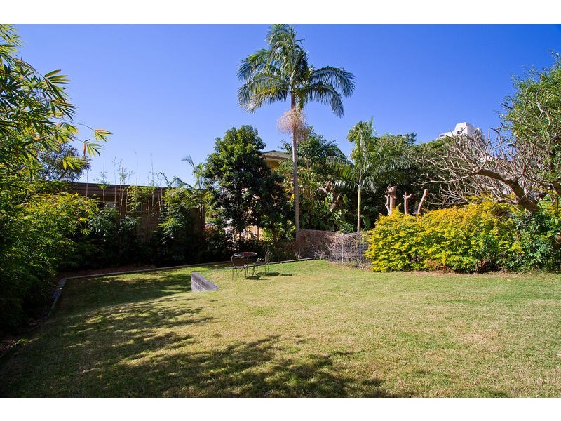9 East Street, Burleigh Heads QLD 4220