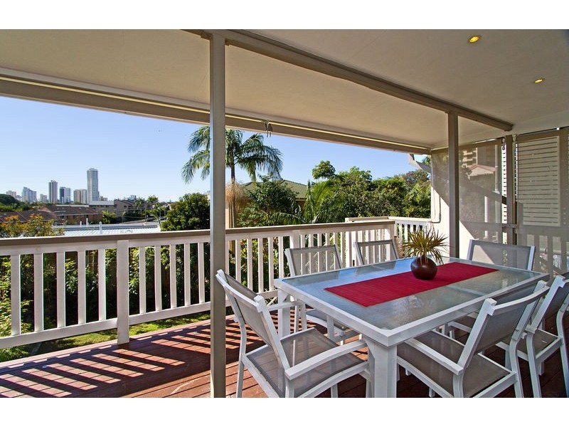 9 East Street, Burleigh Heads QLD 4220