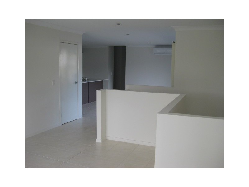 8 bushland place, Maudsland QLD 4210