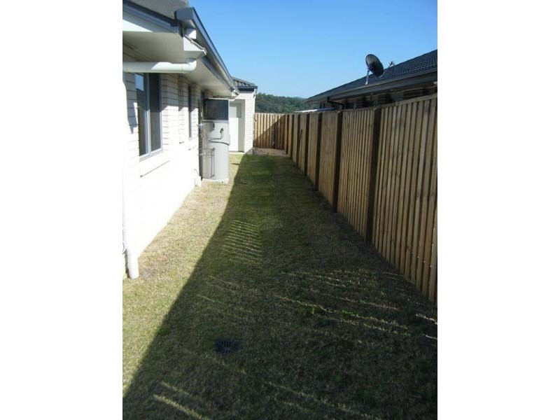 20 Faraday Crescent, Pacific Pines QLD 4211