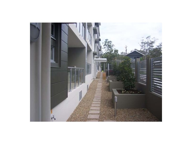 28 Castello Circuit, Varsity Lakes QLD 4227