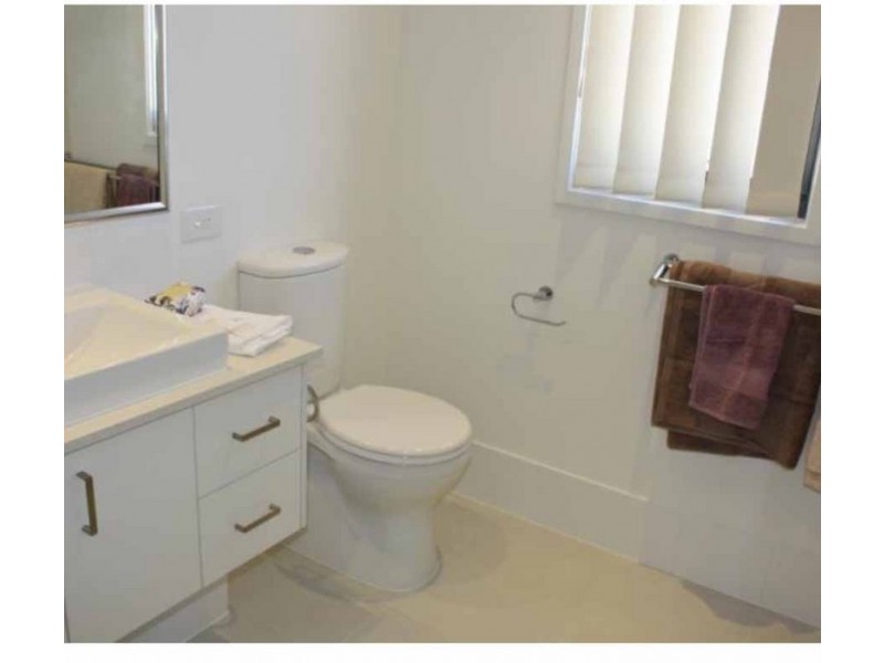 Pacific Pines QLD 4211