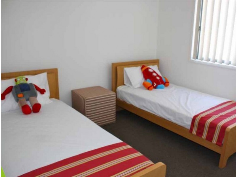 Pacific Pines QLD 4211