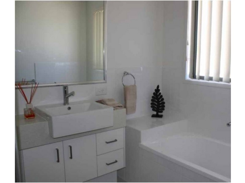 Pacific Pines QLD 4211