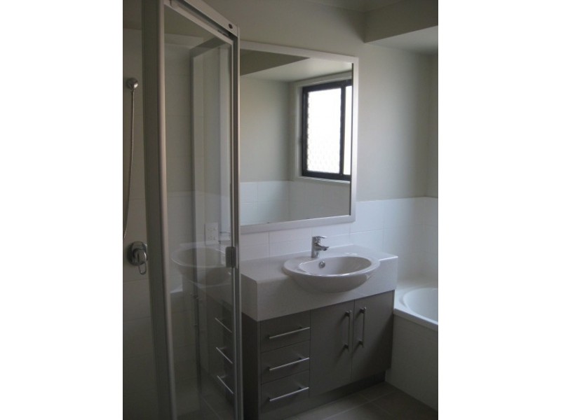 208 Barrington Court, Waterford QLD 4133