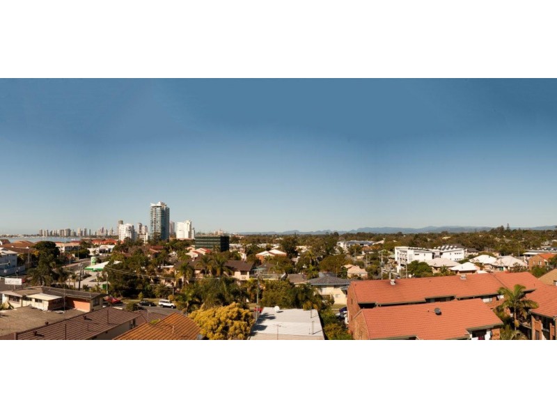 128 Frank Street, Labrador QLD 4215