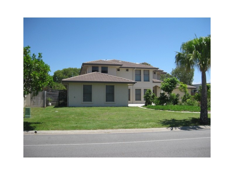 70 Marina Boulevard, Banksia Beach QLD 4507