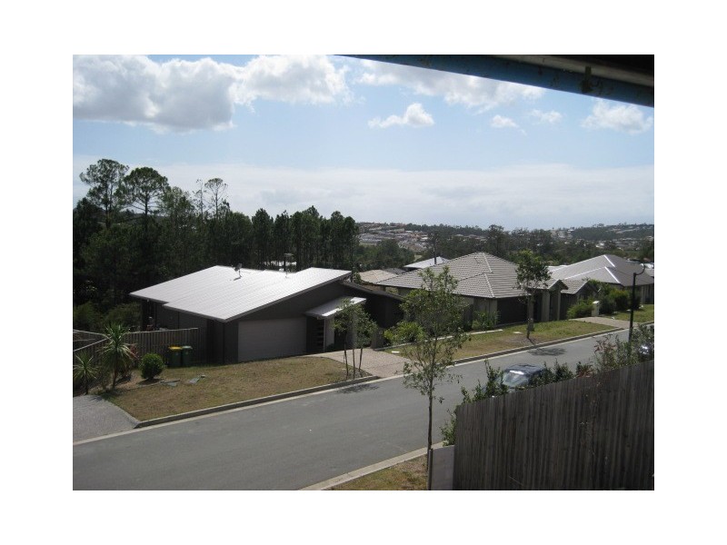 8 Bushland place, Maudsland QLD 4210