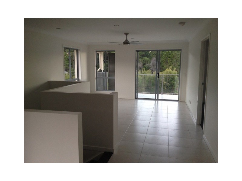 10 Bushland place, Maudsland QLD 4210