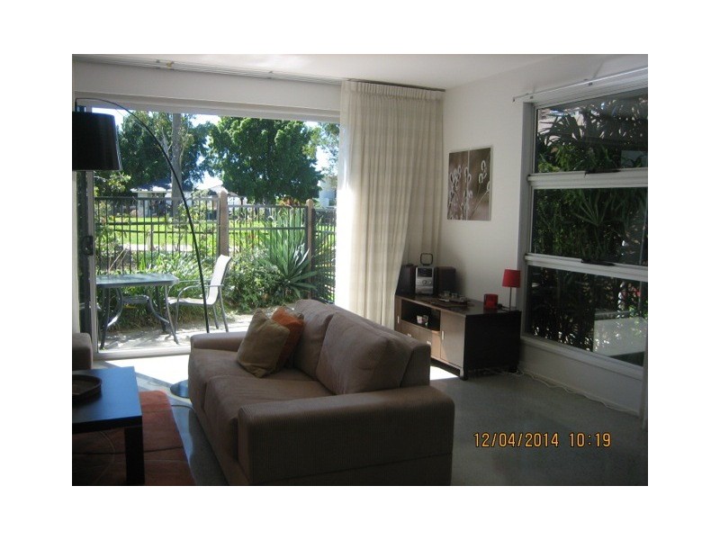 2/11 Cezaire, Varsity Lakes QLD 4227