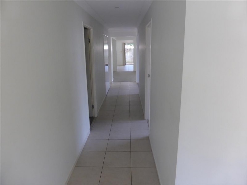 9 Turquoise Street, Redland Bay QLD 4165