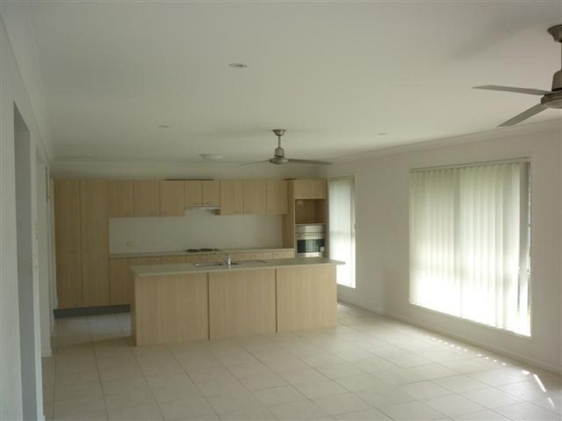9 Turquoise Street, Redland Bay QLD 4165