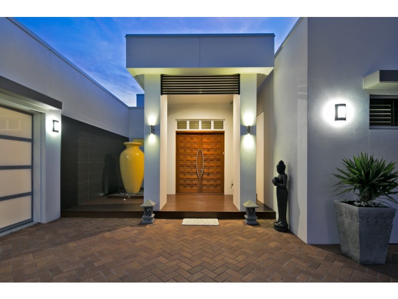 16 ANCHORAGE DRIVE, Raby Bay QLD 4163