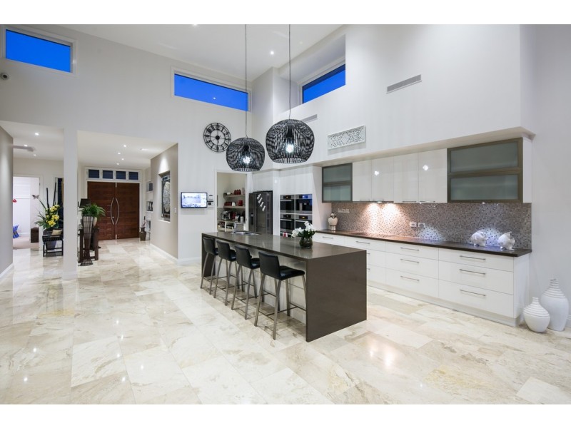 16 ANCHORAGE DRIVE, Raby Bay QLD 4163