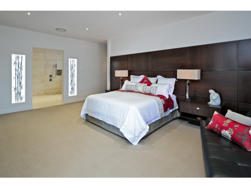 16 ANCHORAGE DRIVE, Raby Bay QLD 4163