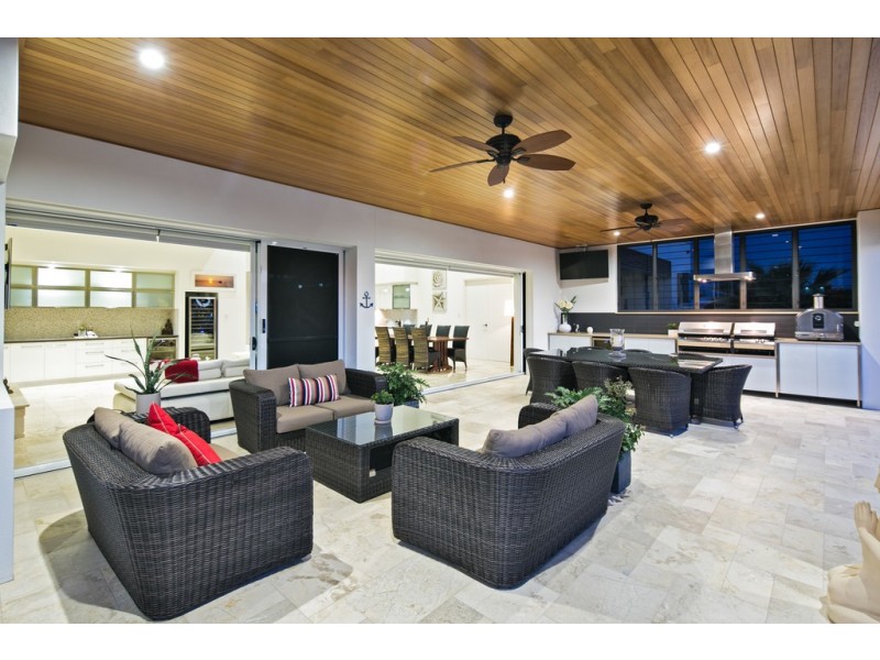 16 ANCHORAGE DRIVE, Raby Bay QLD 4163