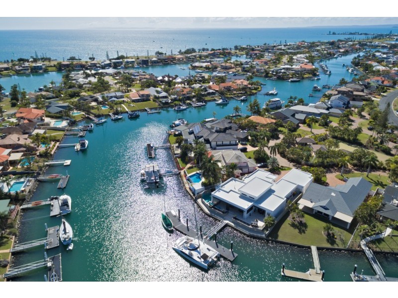 16 ANCHORAGE DRIVE, Raby Bay QLD 4163