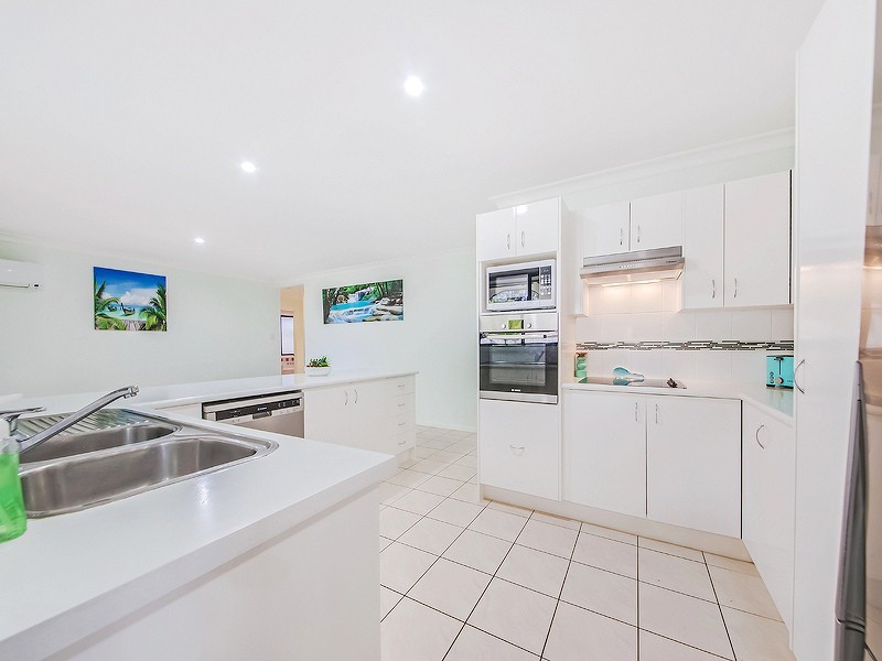 27 Adam Street, Cleveland QLD 4163