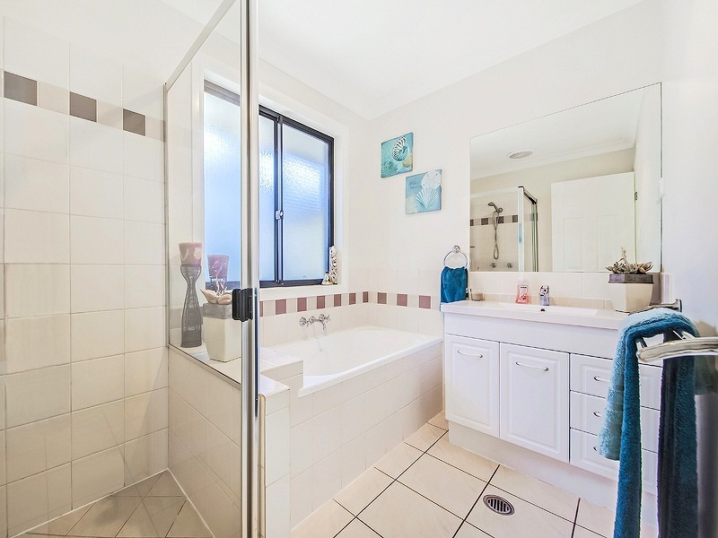 27 Adam Street, Cleveland QLD 4163