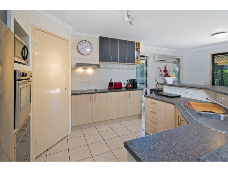 11 Baythorn Drive, Thornlands QLD 4164