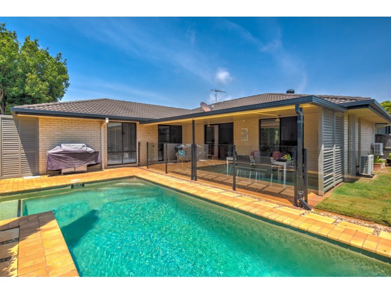 11 Baythorn Drive, Thornlands QLD 4164