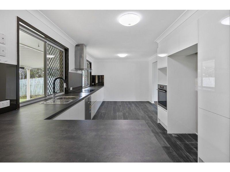 14 Trent Circuit, Alexandra Hills QLD 4161