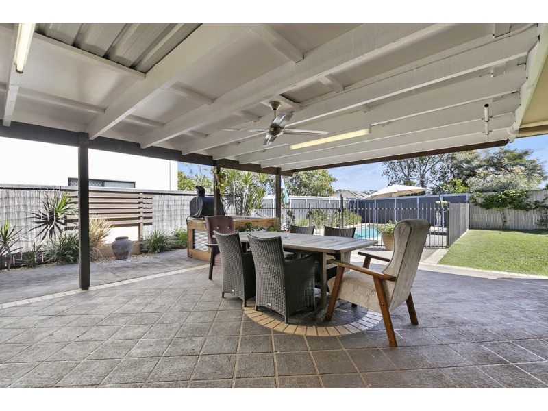 32 Kimbolton Drive, Redland Bay QLD 4165