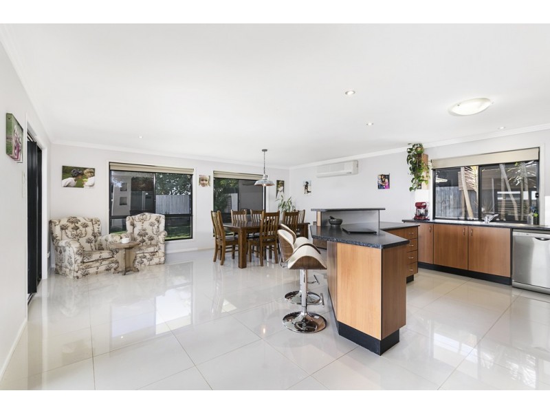 32 Kimbolton Drive, Redland Bay QLD 4165