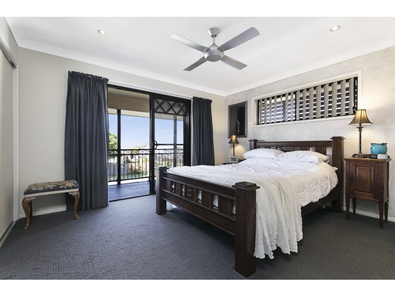 32 Kimbolton Drive, Redland Bay QLD 4165