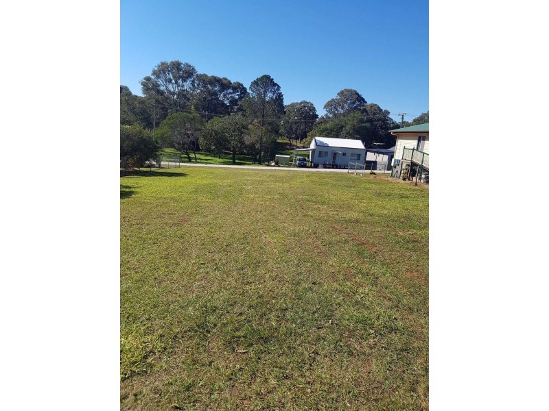 12 Granadilla Street, Macleay Island QLD 4184