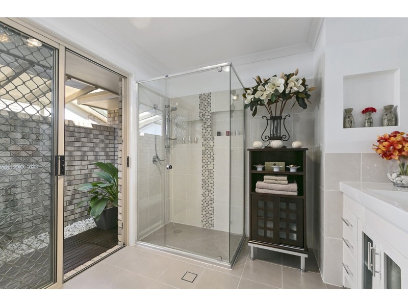 1 Ashwood Circuit, Birkdale QLD 4159