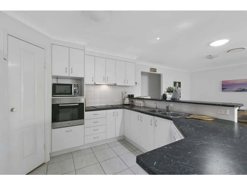 4 Dory Close, Redland Bay QLD 4165