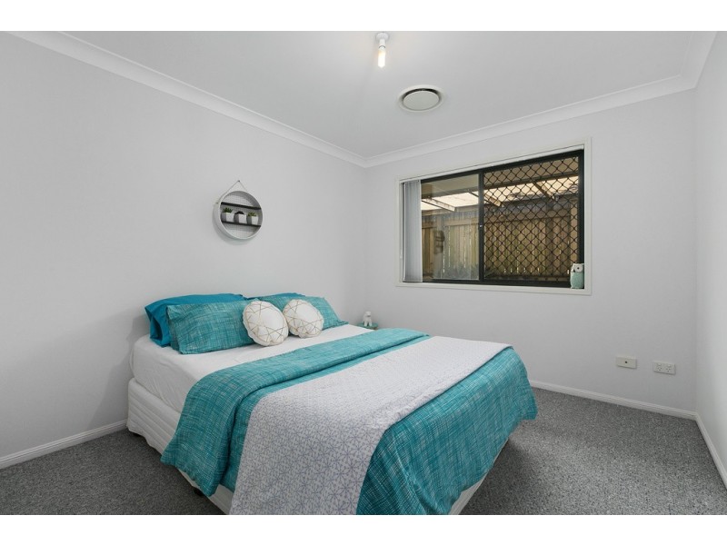 4 Dory Close, Redland Bay QLD 4165