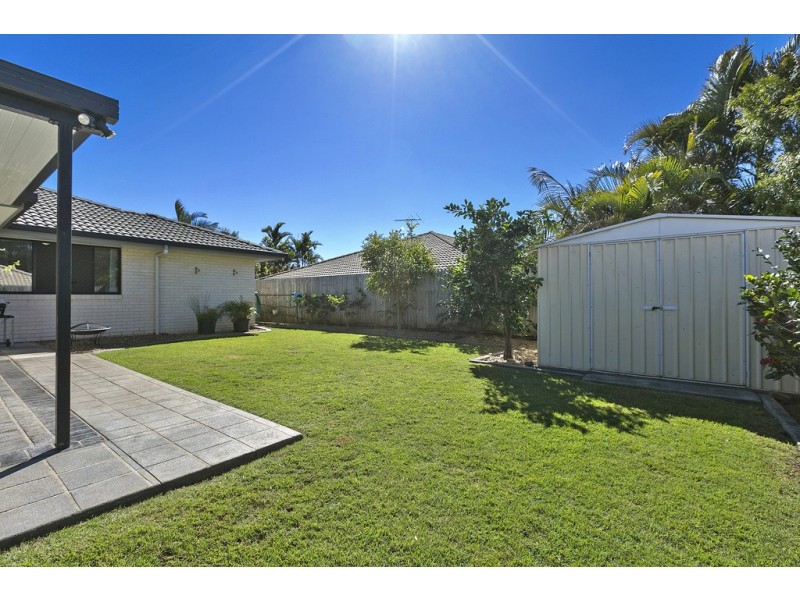 4 Dory Close, Redland Bay QLD 4165