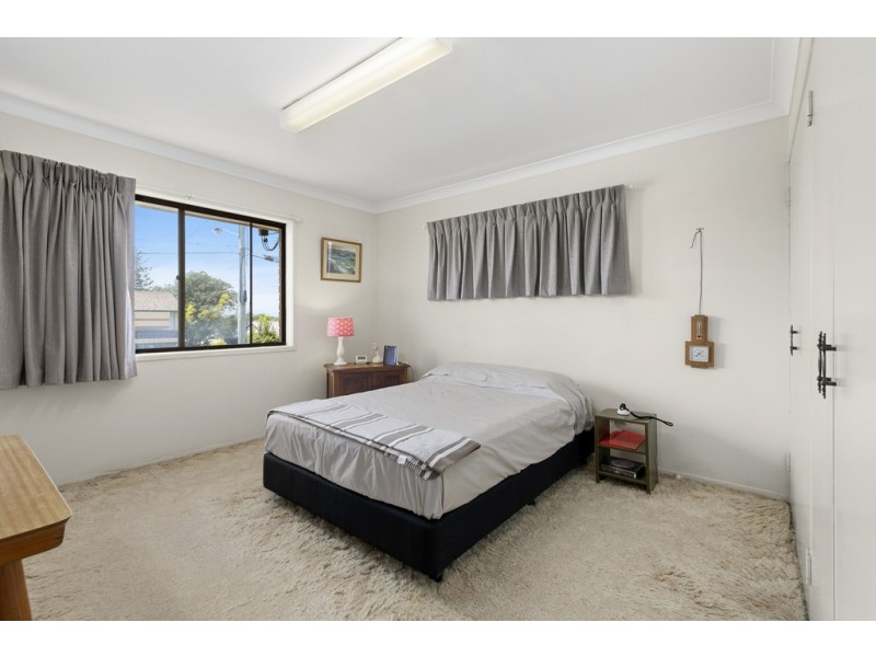 14 Lark Street, Birkdale QLD 4159