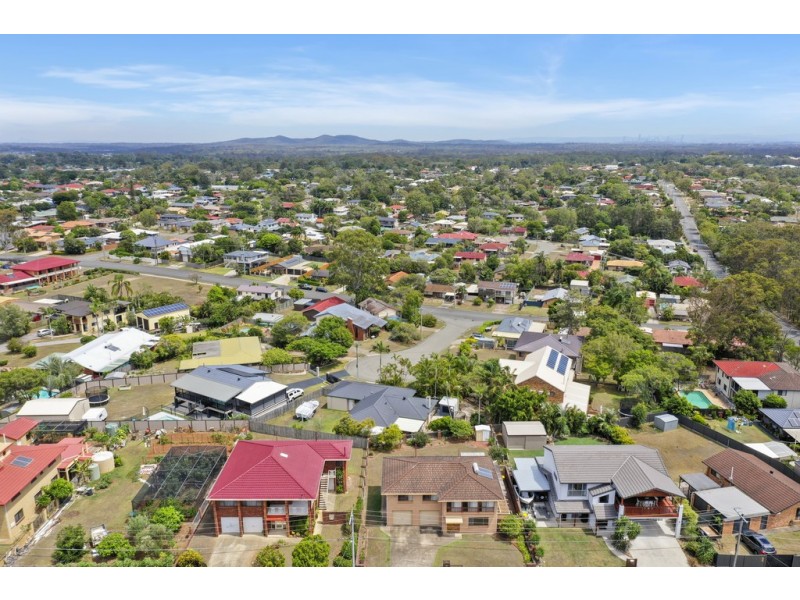 14 Lark Street, Birkdale QLD 4159