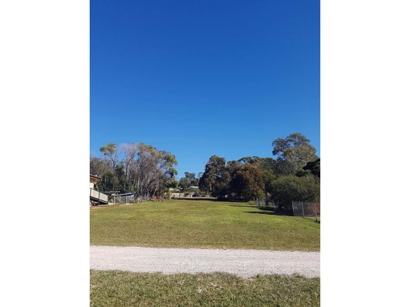 12 Granadilla Street, Macleay Island QLD 4184