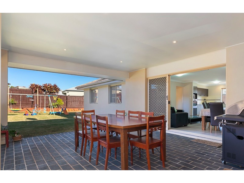 62 Sunningdale Drive, Redland Bay QLD 4165