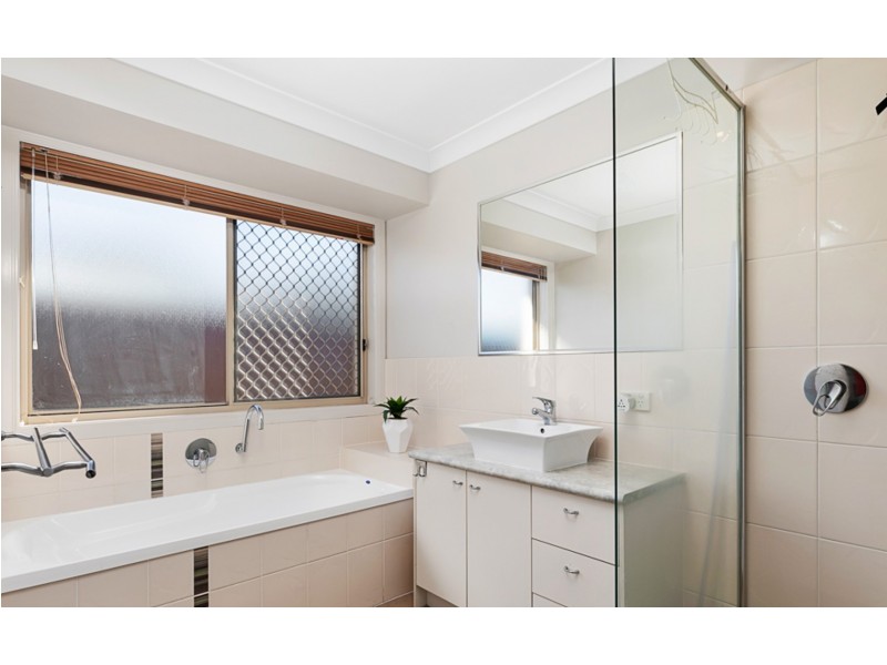 62 Sunningdale Drive, Redland Bay QLD 4165