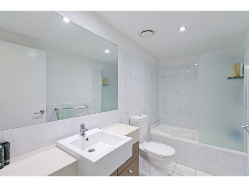 150 Middle Street, Cleveland QLD 4163