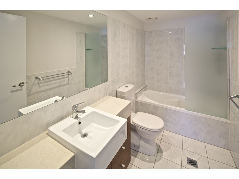 150 Middle Street, Cleveland QLD 4163