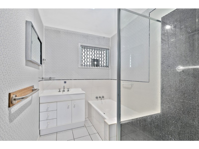 12 Carinya Street, Cleveland QLD 4163