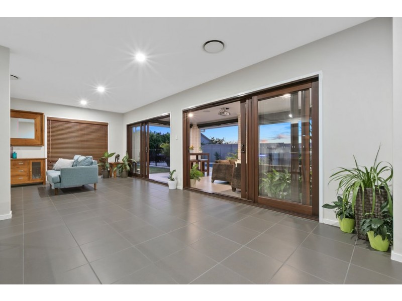 49 Unwin Road, Redland Bay QLD 4165
