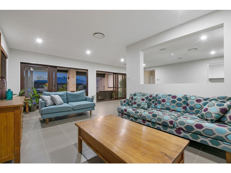 49 Unwin Road, Redland Bay QLD 4165