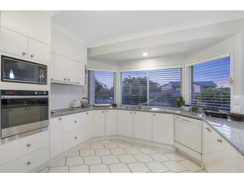 1 Waverley Court, Ormiston QLD 4160